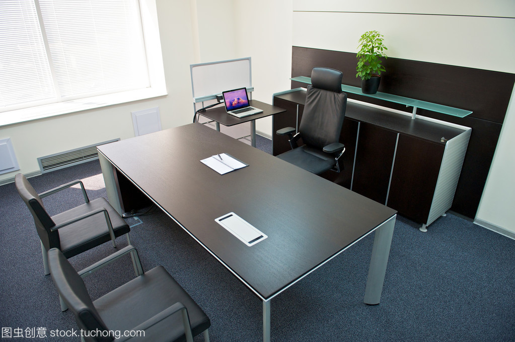 現代辦公室內部